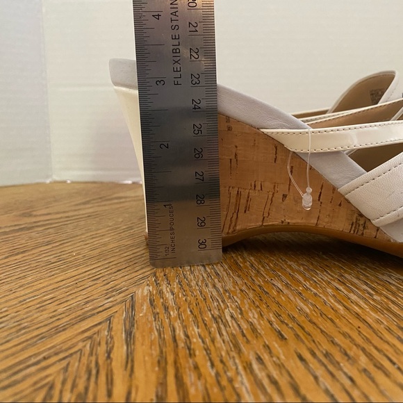 Rockport White Thong Sandal Wedges - Picture 5 of 9